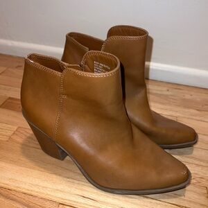 Women’s Brown Heel Booties size 8.5 W